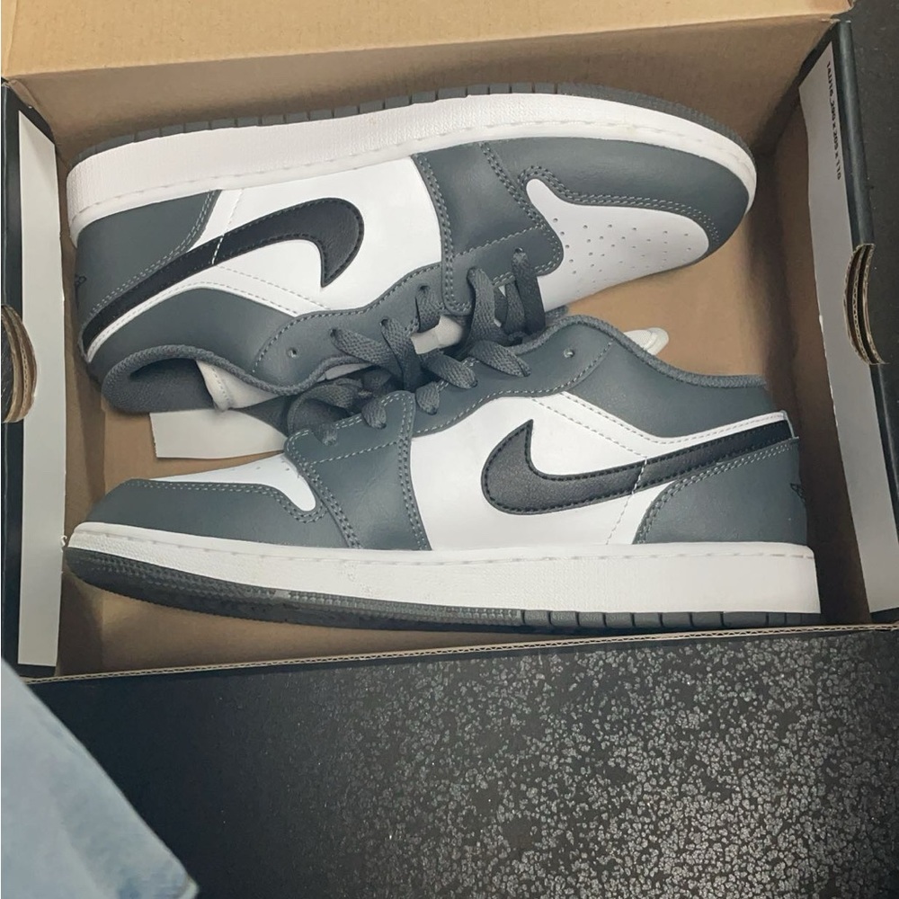 Nike Men's Gray and White Sneakers